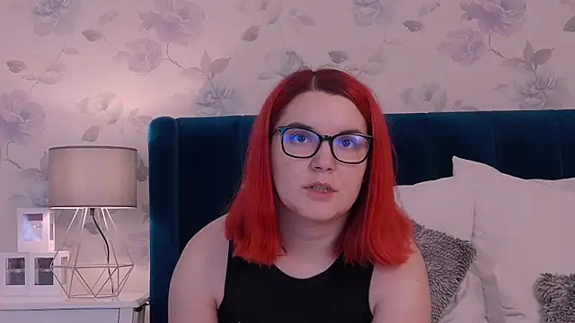 Snapshot of KailyKay chatting on 10.06.25 KailyKay online show from 10.06.25