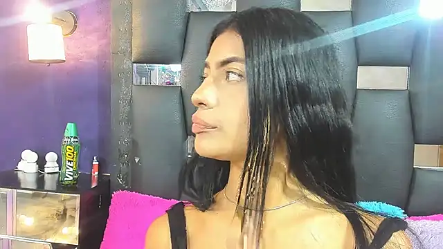 EMYCLARK01 online show from 09.24.25