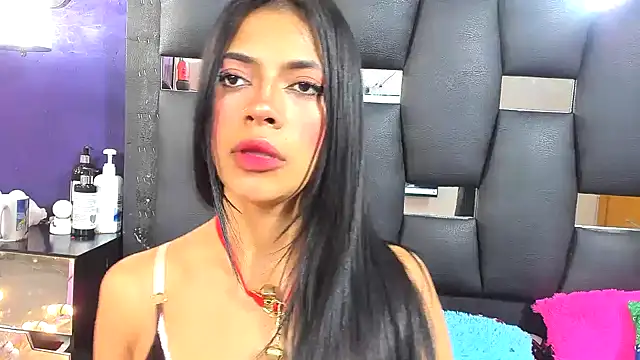 EMYCLARK01 online show from 12.15.25