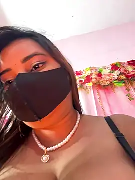 Snapshot of kusum_girl chatting on 12.22.25 kusum girl online show from 12.22.25