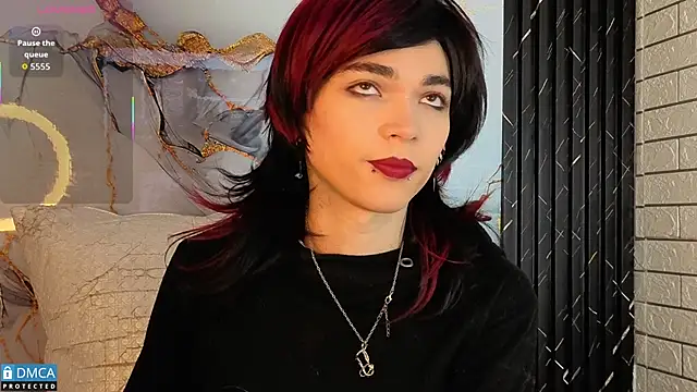 MaeveKuro online show from 11.11.25