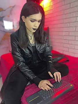 MaeveKuro online show from 07.21.26