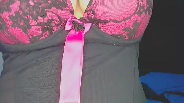 Snapshot of roxanasexy2025 chatting on 10.01.25 roxanasexy2025 online show from 10.01.25