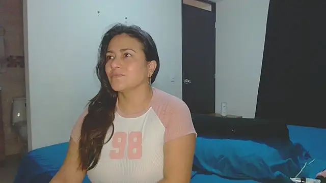 Snapshot of roxanasexy2025 chatting on 11.24.25 roxanasexy2025 online show from 11.24.25