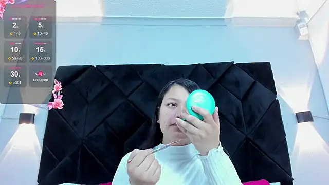 Snapshot of celeste_star0 chatting on 11.14.25 celeste star0 online show from 11.14.25