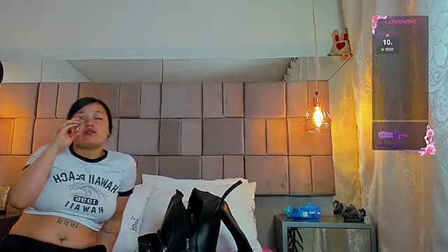 Snapshot of celeste_star0 chatting on 11.18.25 celeste star0 online show from 11.18.25