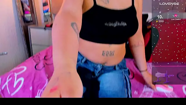 Snapshot of celeste_star0 chatting on 11.21.25 celeste star0 online show from 11.21.25