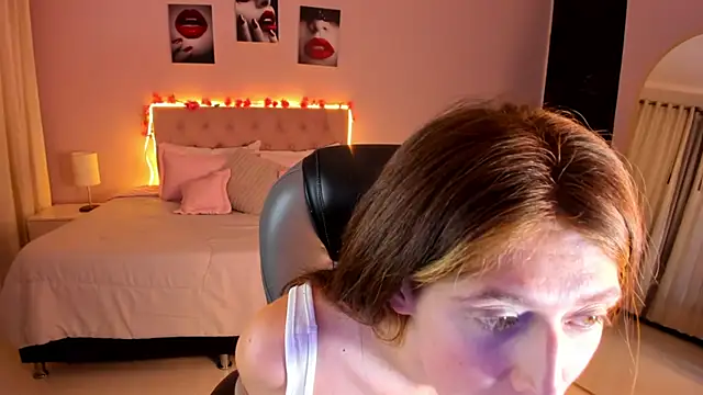 Emily Warren  online show from 04.22.26