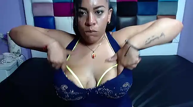 CandelaBrown  online show from 03.01.25