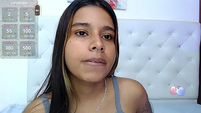 Snapshot of sweetebony_33 chatting on 10.10.25 sweetebony 33 online show from 10.10.25