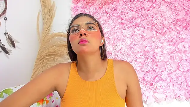 Snapshot of Melodymoore_ chatting on 02.18.26 Melodymoore online show from 02.18.26