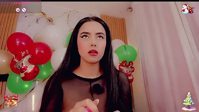 Snapshot of ValeriCardenas chatting on 12.18.25 ValeriCardenas online show from 12.18.25