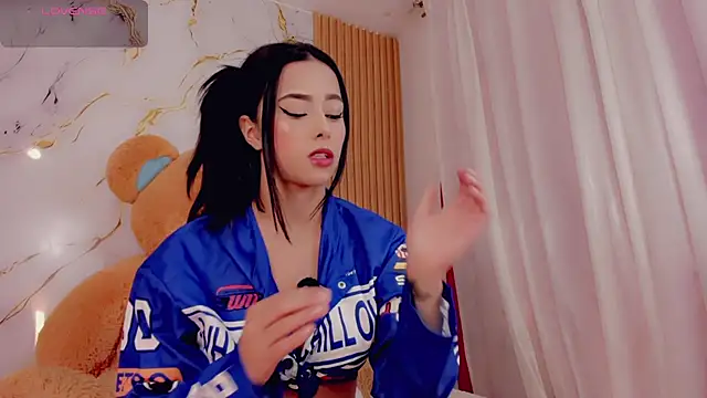 Snapshot of ValeriCardenas chatting on 02.05.26 ValeriCardenas online show from 02.05.26