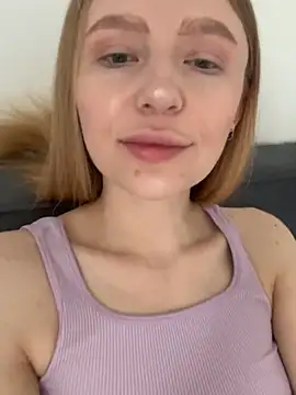 EvaBrooklyn online show from 03.04.25