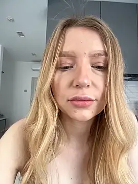 EvaBrooklyn online show from 03.09.25