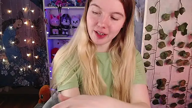 Strawberry juli online show from 02.27.25