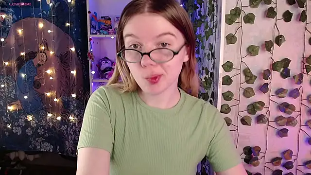 Strawberry juli online show from 03.19.25