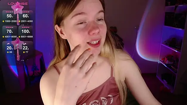 Strawberry juli online show from 09.22.25