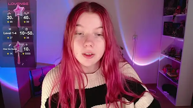 Strawberry juli online show from 10.20.25