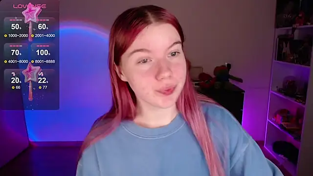 Strawberry juli online show from 11.10.25