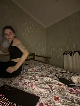 Snapshot of MrrKate chatting on 03.25.26 MrrKate online show from 03.25.26