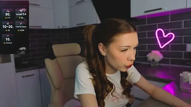EmmaVictori1 online show from 06.17.26