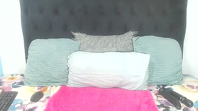 Snapshot of BootyClitQueen chatting on 11.04.25 BootyClitQueen online show from 11.04.25