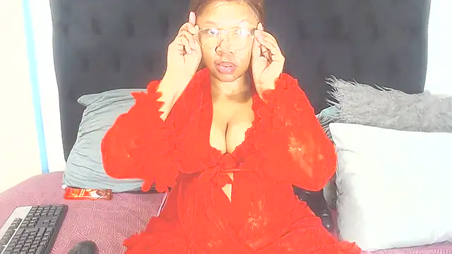 Snapshot of BootyClitQueen chatting on 07.11.26 BootyClitQueen online show from 07.11.26