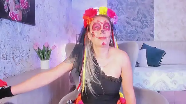 Liannaa  online show from 10.29.25