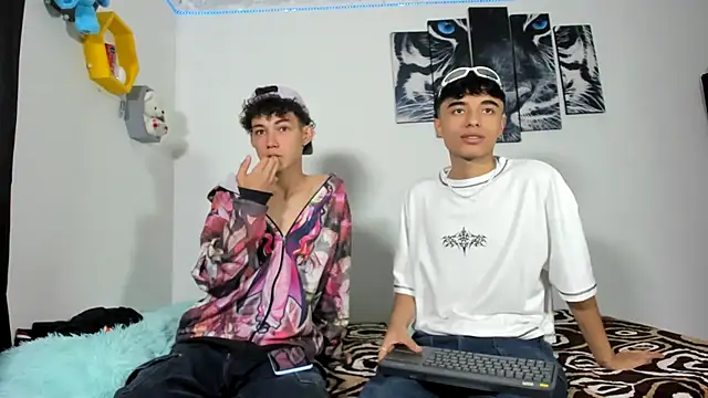 Snapshot of Maxxi_hot23 chatting on 03.22.25 Maxxi hot23 online show from 03.22.25