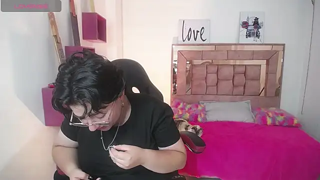 safyka online show from 11.15.25