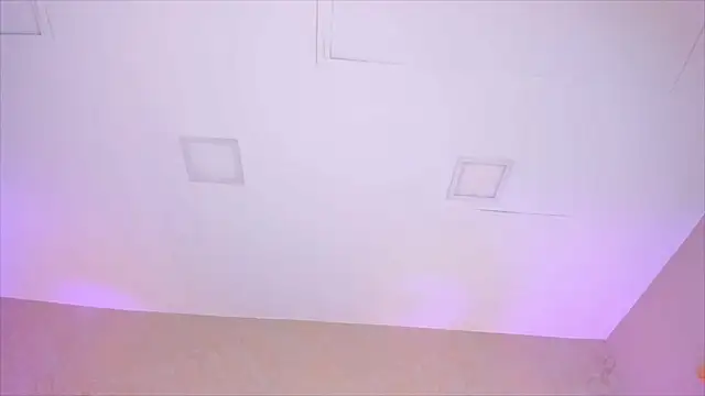 ScarlettWallace online show from 12.15.25