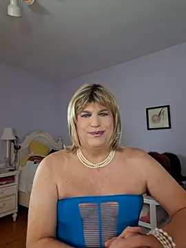 Snapshot of Victoriatv1 chatting on 10.21.25 Victoriatv1 online show from 10.21.25