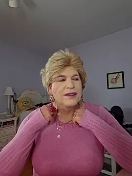 Snapshot of Victoriatv1 chatting on 12.13.25 Victoriatv1 online show from 12.13.25