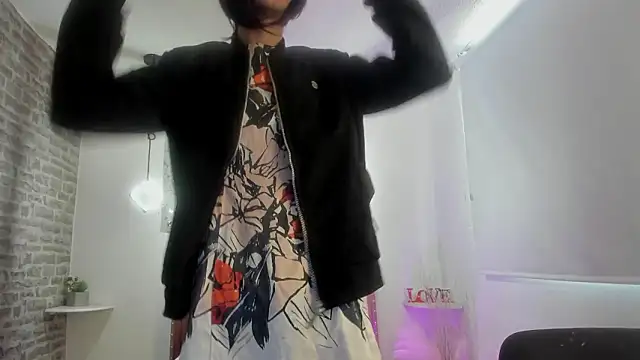 loverisu-coral online show from 03.06.26