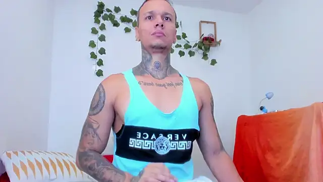 Snapshot of damian_c12 chatting on 03.14.25 damian c12 online show from 03.14.25