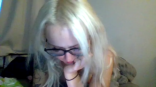 Snapshot of sluttypumpkin chatting on 07.08.26 sluttypumpkin online show from 07.08.26