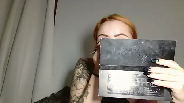 Snapshot of sluttypumpkin chatting on 07.18.26 sluttypumpkin online show from 07.18.26