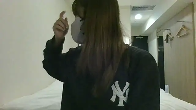 Snapshot of Sakusaku0522 chatting on 11.18.25 Sakusaku0522 online show from 11.18.25