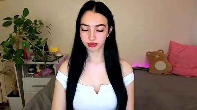 Snapshot of WildKittenX_ chatting on 05.19.26 WildKittenX online show from 05.19.26
