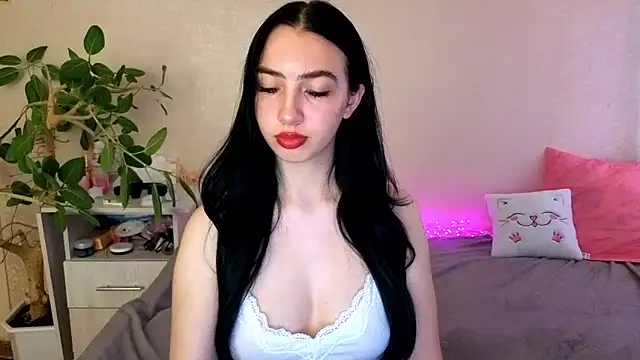 Snapshot of WildKittenX_ chatting on 05.26.26 WildKittenX online show from 05.26.26