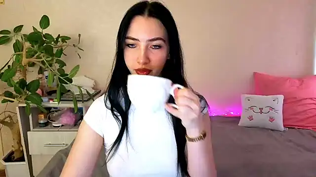 Snapshot of WildKittenX_ chatting on 05.27.26 WildKittenX online show from 05.27.26