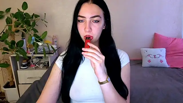 Snapshot of WildKittenX_ chatting on 06.11.26 WildKittenX online show from 06.11.26