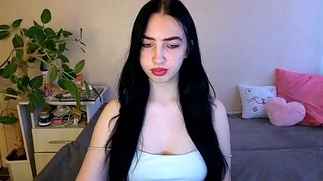 Snapshot of WildKittenX_ chatting on 06.18.26 WildKittenX online show from 06.18.26