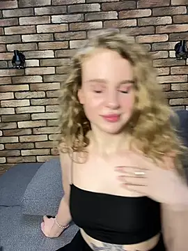 Snapshot of nemesidaM chatting on 03.06.25 nemesidaM online show from 03.06.25