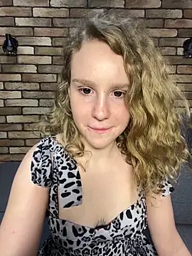 Snapshot of nemesidaM chatting on 03.07.25 nemesidaM online show from 03.07.25