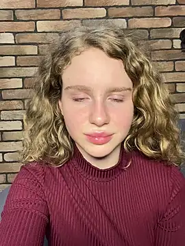 Snapshot of nemesidaM chatting on 03.08.25 nemesidaM online show from 03.08.25