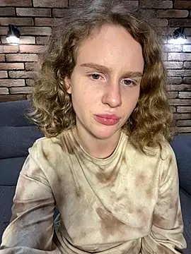 Snapshot of nemesidaM chatting on 03.10.25 nemesidaM online show from 03.10.25