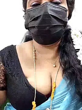 Snapshot of abinaya26 chatting on 02.27.25 abinaya26 online show from 02.27.25