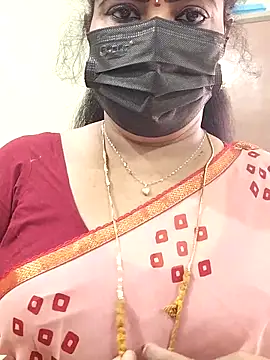 Snapshot of abinaya26 chatting on 10.03.25 abinaya26 online show from 10.03.25